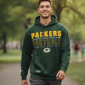 NWOT Packers Hoodie (size Medium)